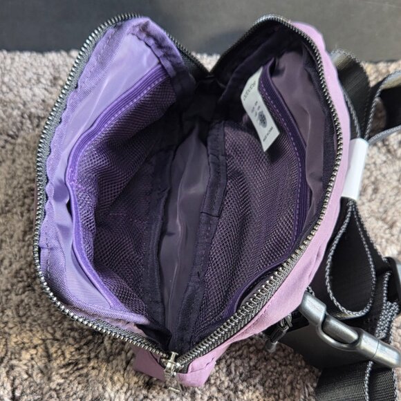 NWOT Unisex Mini Belt Bag Adjustable Strap Plum Travel, Workout, Hiking - Picture 3 of 7